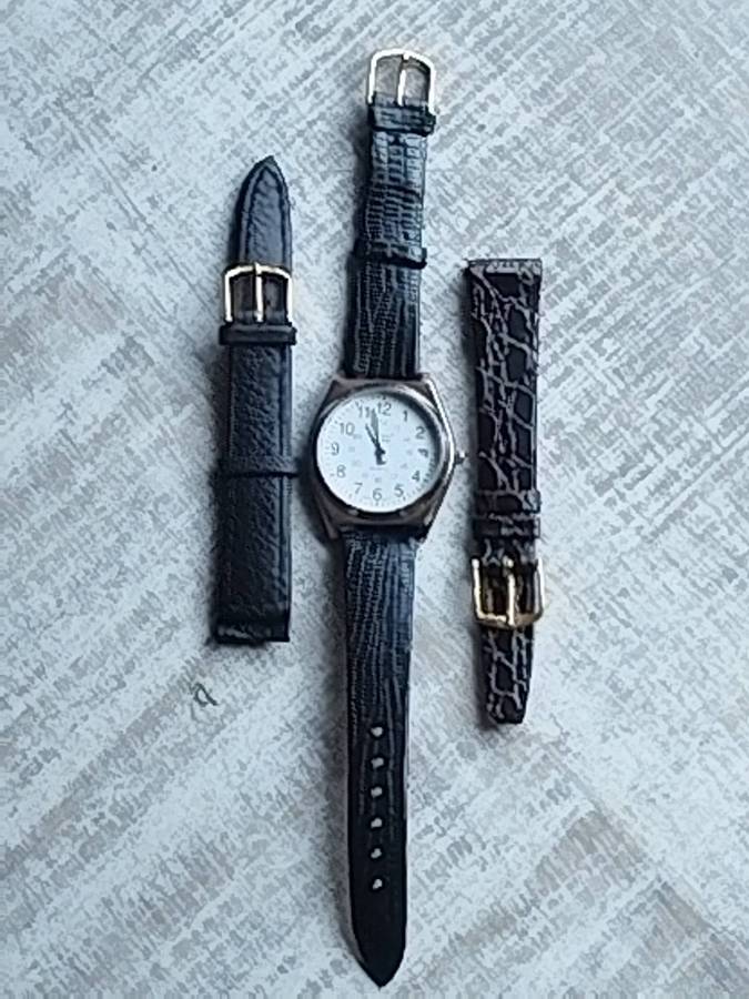MENS VINTAGE OMAX WATCH WITH 2 FREE GENUINE LEATHER STRAPS