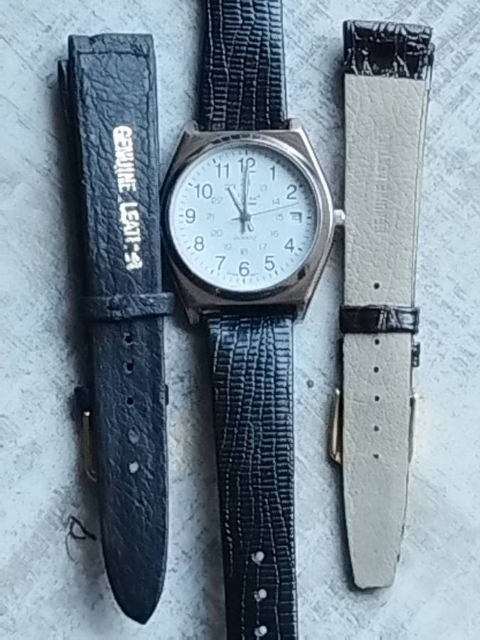 MENS VINTAGE OMAX WATCH WITH 2 FREE GENUINE LEATHER STRAPS