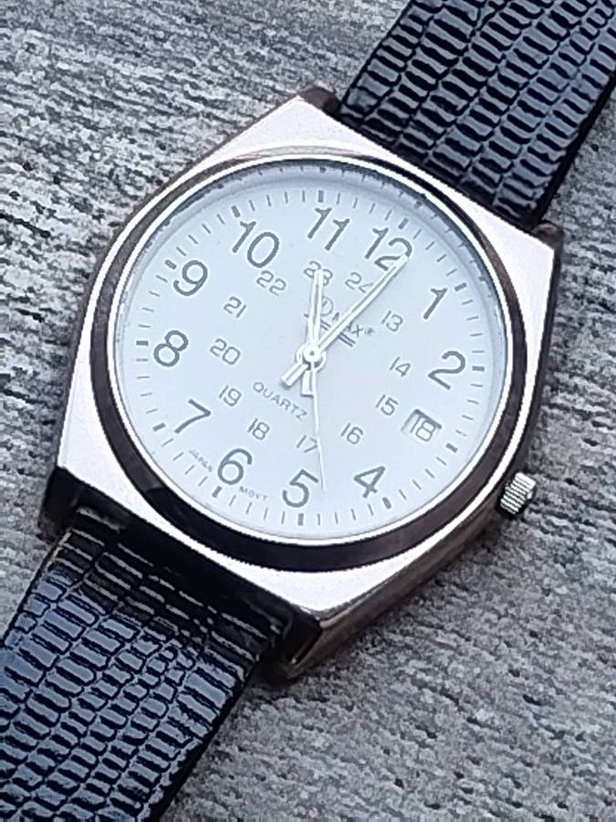 MENS VINTAGE OMAX WATCH WITH 2 FREE GENUINE LEATHER STRAPS