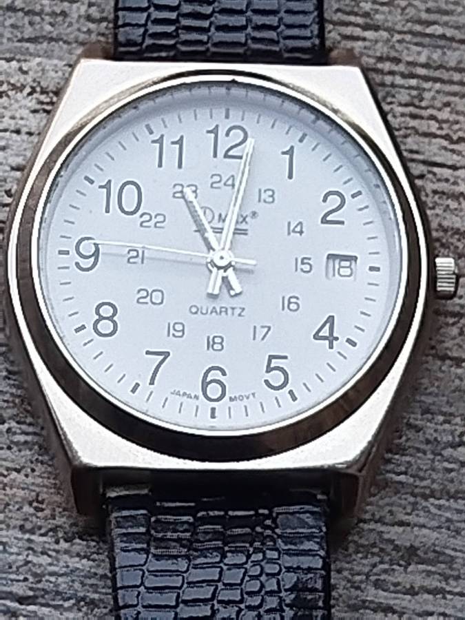 MENS VINTAGE OMAX WATCH WITH 2 FREE GENUINE LEATHER STRAPS
