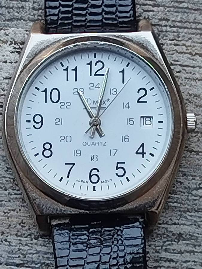MENS VINTAGE OMAX WATCH WITH 2 FREE GENUINE LEATHER STRAPS