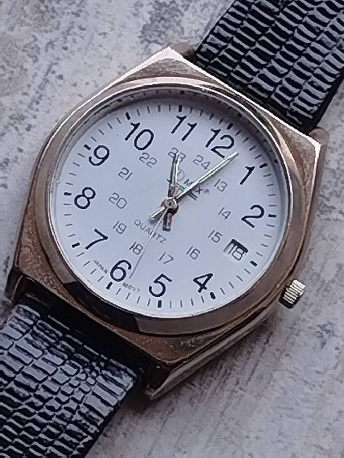 MENS VINTAGE OMAX WATCH WITH 2 FREE GENUINE LEATHER STRAPS