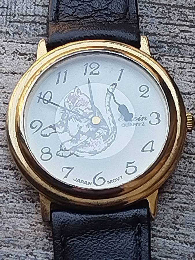 MENS VINTAGE EDWIN GOLD CAT AND MOUSE WATCH IN EXCELLENT WORKING CONDITION