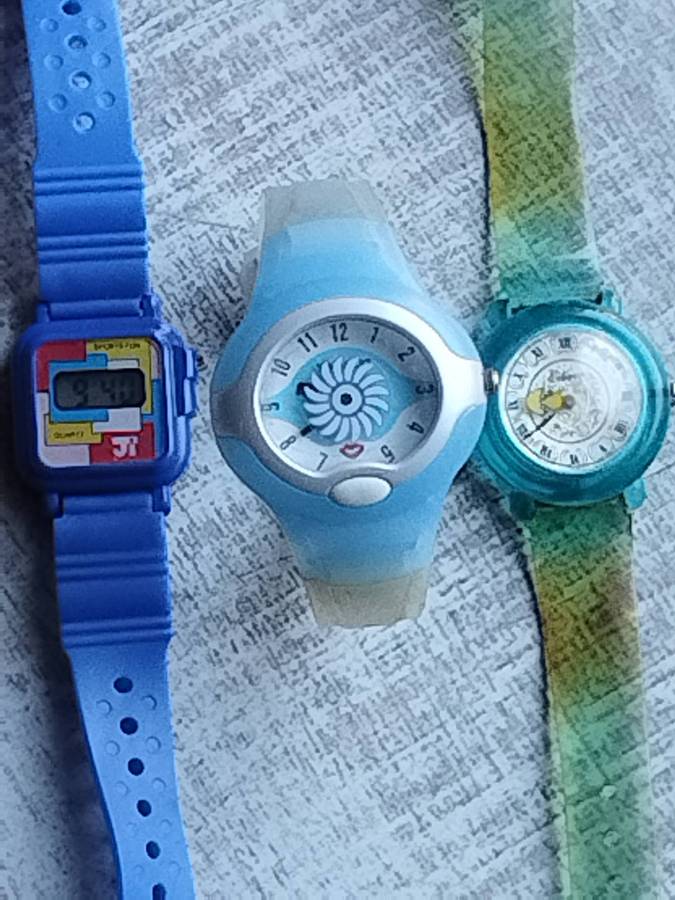 LADIES/GIRLS VINTAGE WATCHES ALL IN EXCELLENT WORKING CONDITION - BIDDING FOR ALL 3 WATCHES