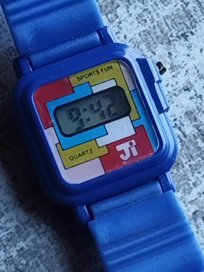 LADIES/GIRLS VINTAGE WATCHES ALL IN EXCELLENT WORKING CONDITION - BIDDING FOR ALL 3 WATCHES