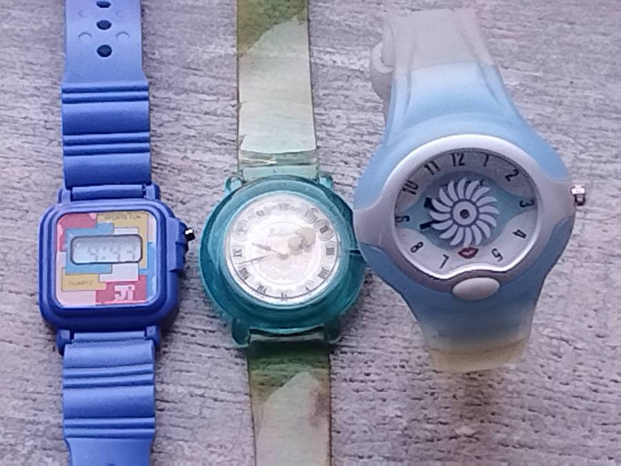 LADIES/GIRLS VINTAGE WATCHES ALL IN EXCELLENT WORKING CONDITION - BIDDING FOR ALL 3 WATCHES