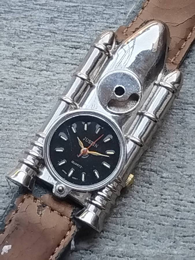 LADIES JUSTIN WATCH IN EXCELLENT WORKING CONDITION