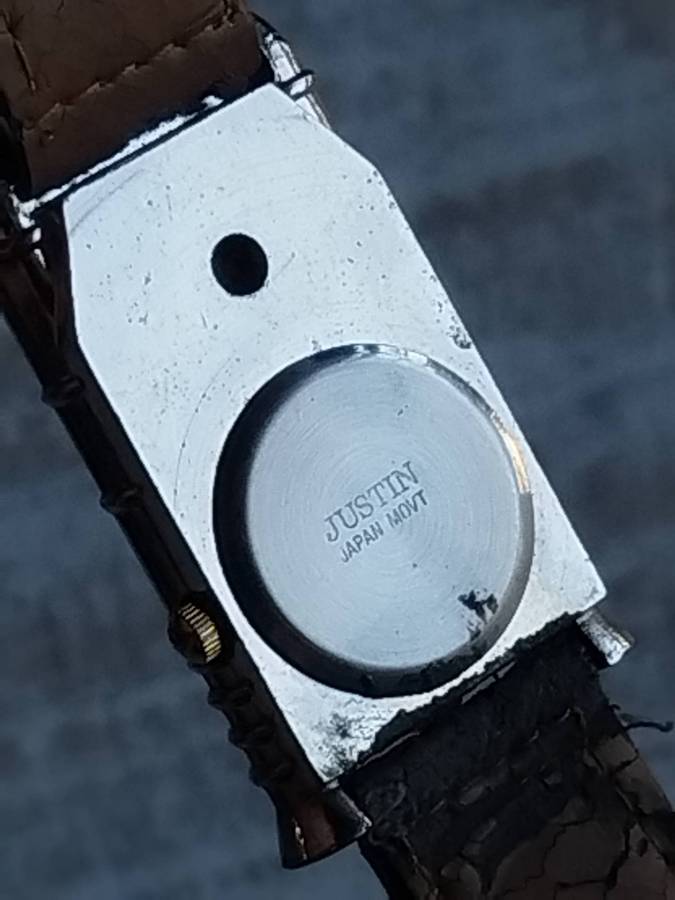 LADIES JUSTIN WATCH IN EXCELLENT WORKING CONDITION