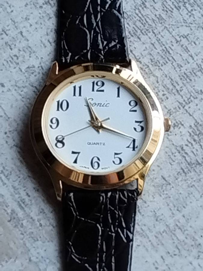 MENS VINTAGE SONIC GOLD PLATED WATCH IN EXCELLENT WORKING CONDITION