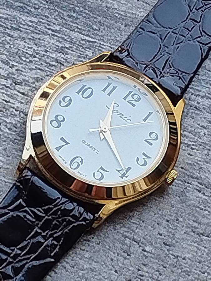 MENS VINTAGE SONIC GOLD PLATED WATCH IN EXCELLENT WORKING CONDITION