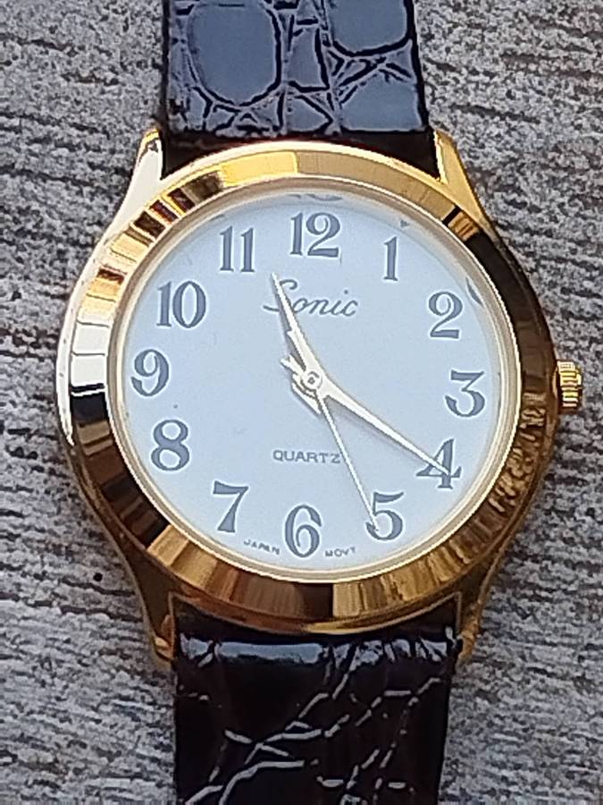 MENS VINTAGE SONIC GOLD PLATED WATCH IN EXCELLENT WORKING CONDITION