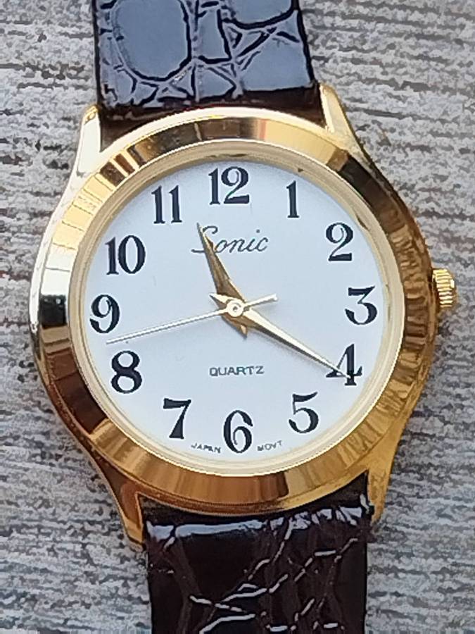 MENS VINTAGE SONIC GOLD PLATED WATCH IN EXCELLENT WORKING CONDITION