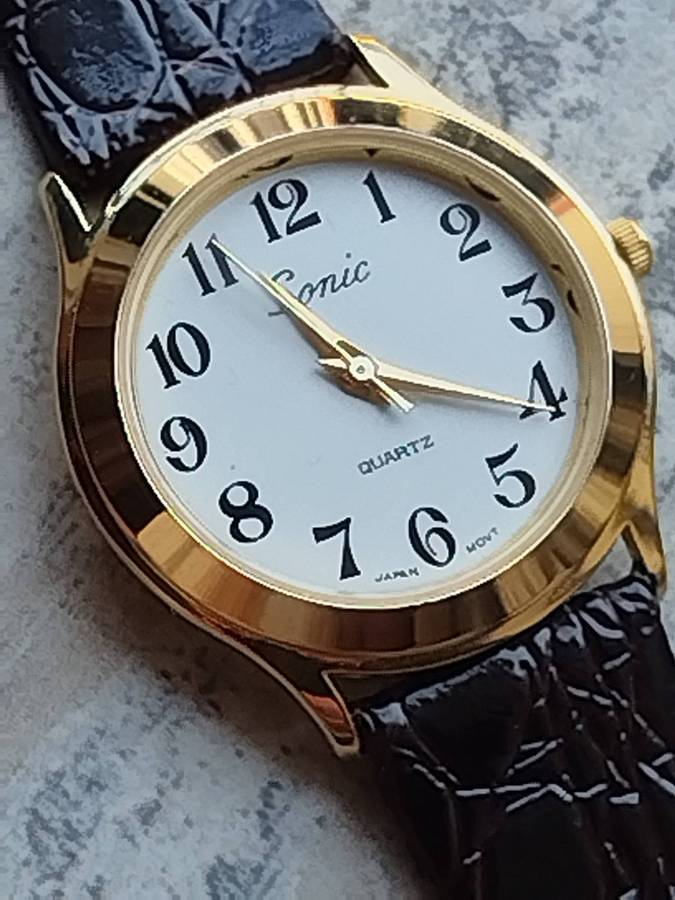 MENS VINTAGE SONIC GOLD PLATED WATCH IN EXCELLENT WORKING CONDITION