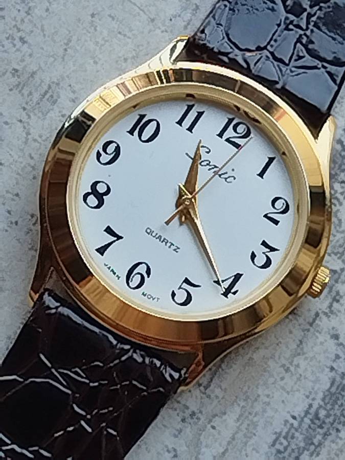 MENS VINTAGE SONIC GOLD PLATED WATCH IN EXCELLENT WORKING CONDITION