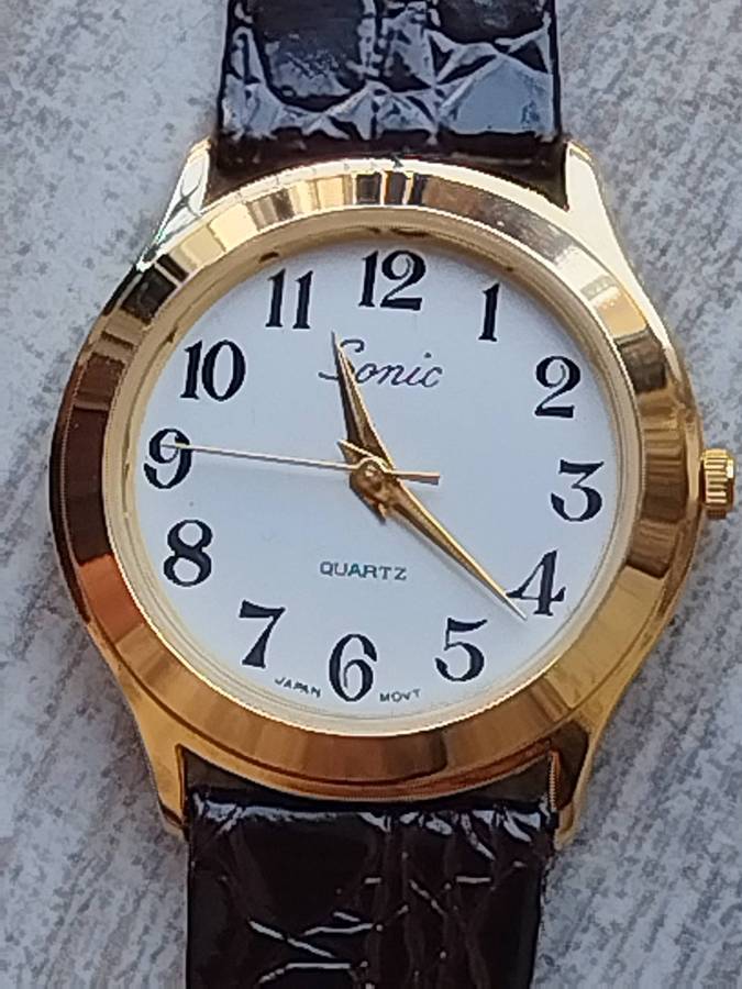 MENS VINTAGE SONIC GOLD PLATED WATCH IN EXCELLENT WORKING CONDITION