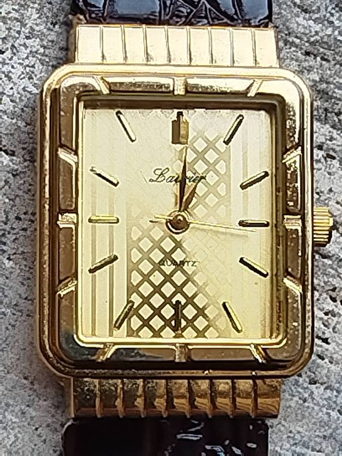 LADIES GOLD LAURIER WATCH IN EXCELLENT WORKING CONDITION