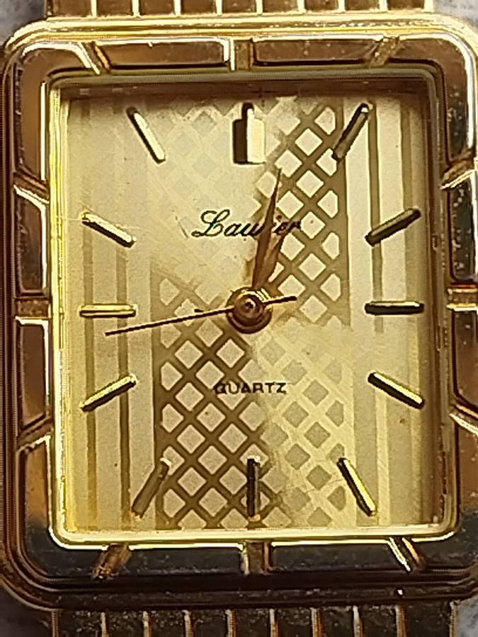 LADIES GOLD LAURIER WATCH IN EXCELLENT WORKING CONDITION