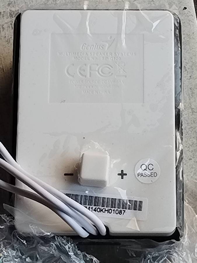 GENIUS SP-Q120 USB POWERED COMPUTER SPEAKERS - UNUSED STILL IN BOX