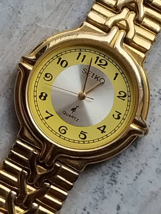 MENS SEIKQ GOLD WATCH IN EXCELLENT WORKING CONDITION