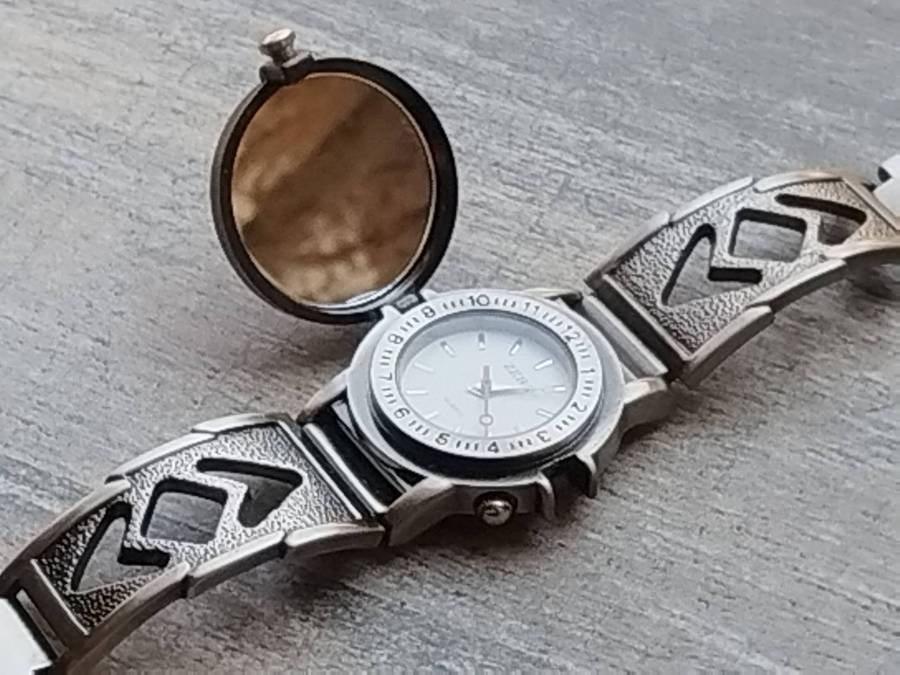 LADIES ZEBA ALL STEEL WATCH IN EXCELLENT WORKING CONDITION