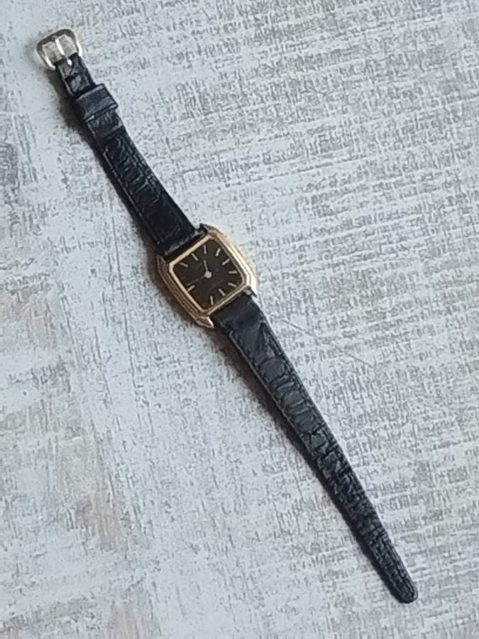 LADIES VINTAGE LANCO SWISS MADE 17 JEWELS WATCH IN WORKING CONDITION