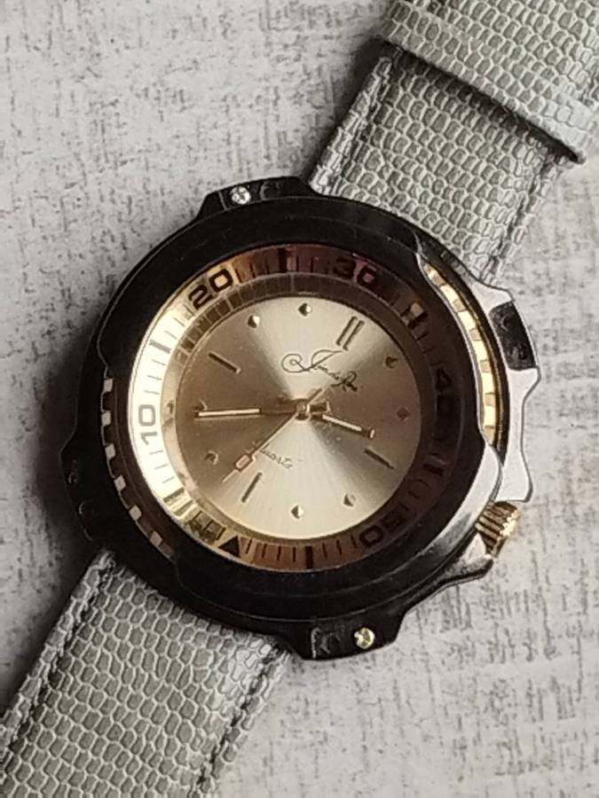 MENS JIM DE RENE WATCH WITH ROTATING BEZEL IN EXCELLENT WORKING CONDITION