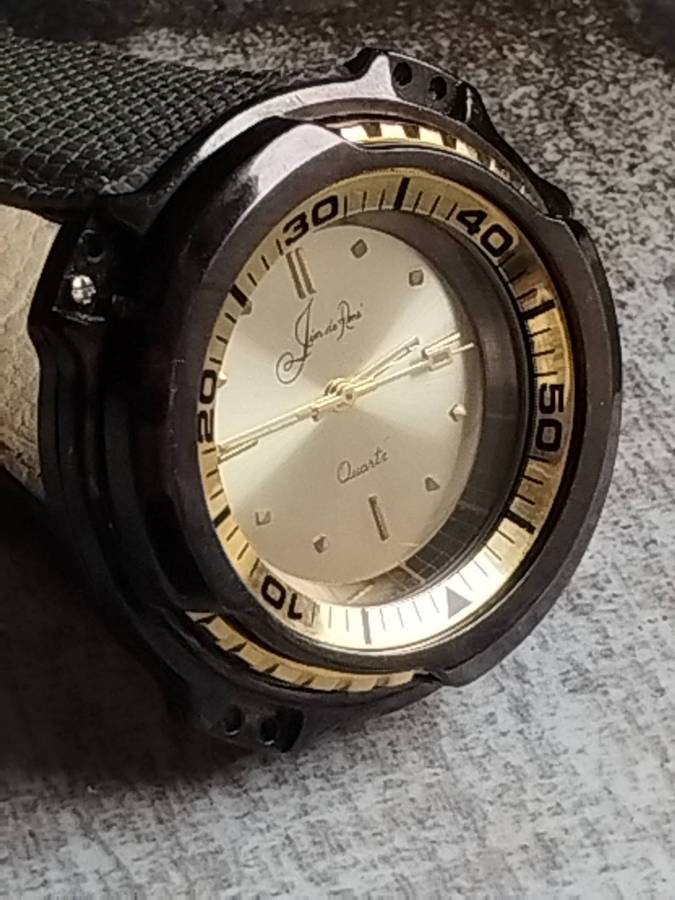 MENS JIM DE RENE WATCH WITH ROTATING BEZEL IN EXCELLENT WORKING CONDITION