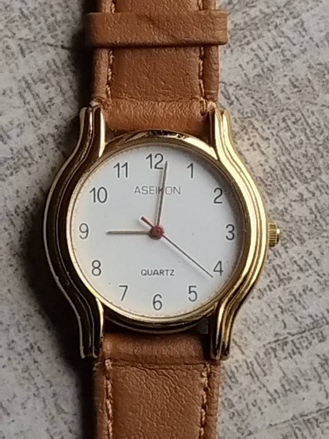 LADIES ASEIKON GOLD WATCH IN EXCELLENT WORKING CONDITION