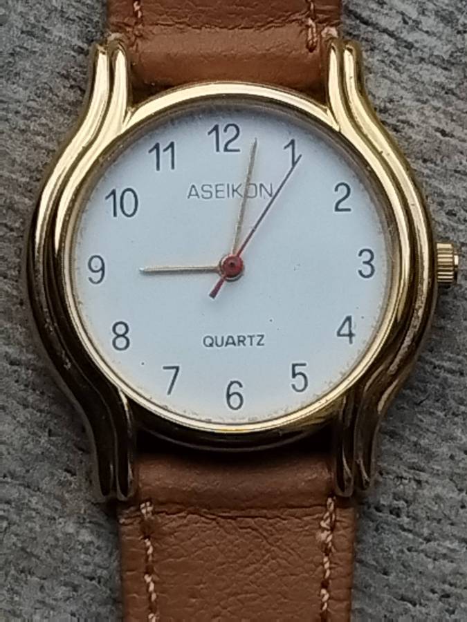 LADIES ASEIKON GOLD WATCH IN EXCELLENT WORKING CONDITION
