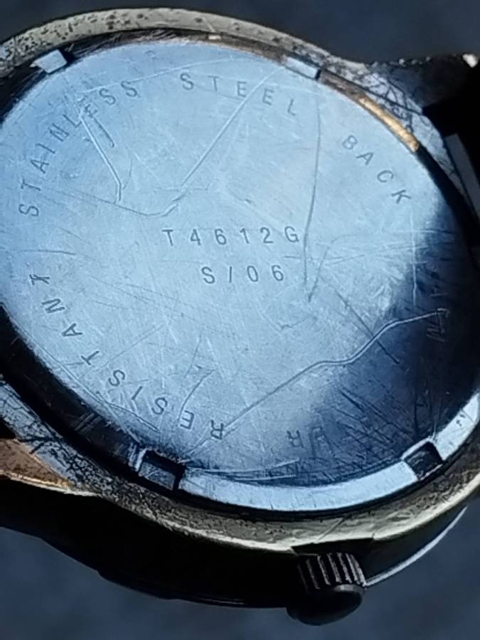 MENS TEMPO STAINLESS STEEL WATCH WITH ROTATING BEZEL IN EXCELLENT WORKING CONDITION