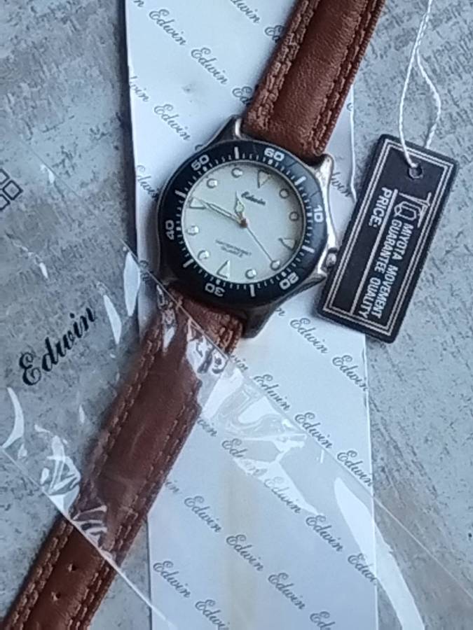 MENS EDWIN SPORTS WATCH WITH ROTATING BEZEL IN EXCELLENT WORKING CONDITION