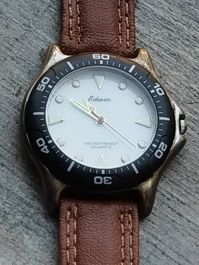 MENS EDWIN SPORTS WATCH WITH ROTATING BEZEL IN EXCELLENT WORKING CONDITION