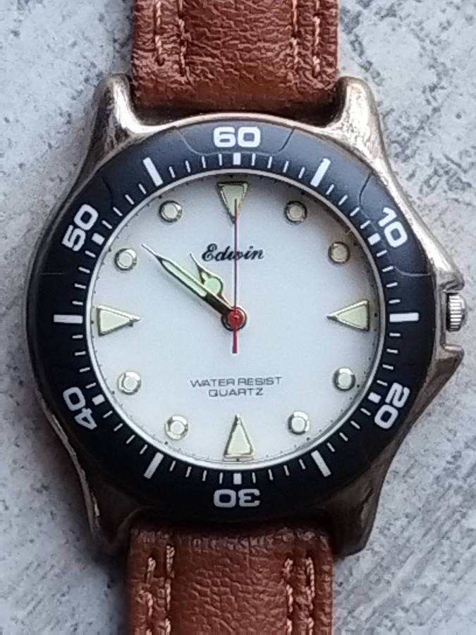 MENS EDWIN SPORTS WATCH WITH ROTATING BEZEL IN EXCELLENT WORKING CONDITION