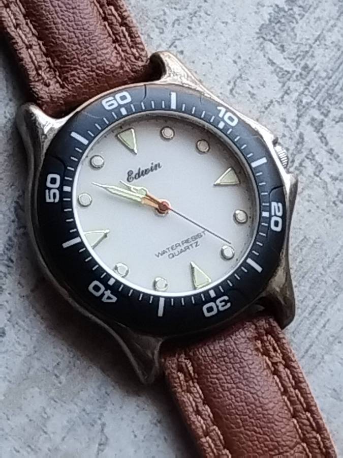 MENS EDWIN SPORTS WATCH WITH ROTATING BEZEL IN EXCELLENT WORKING CONDITION