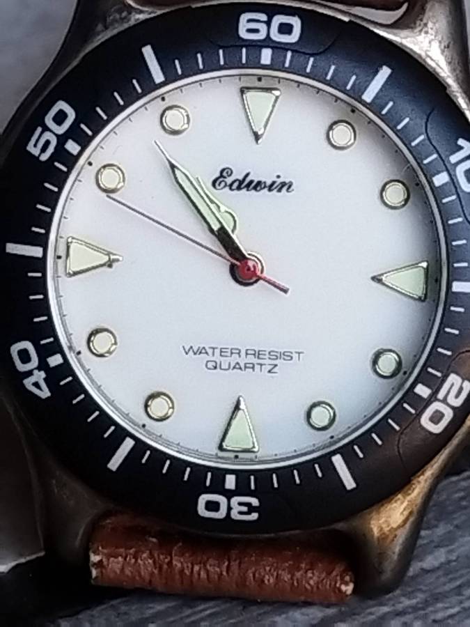 MENS EDWIN SPORTS WATCH WITH ROTATING BEZEL IN EXCELLENT WORKING CONDITION