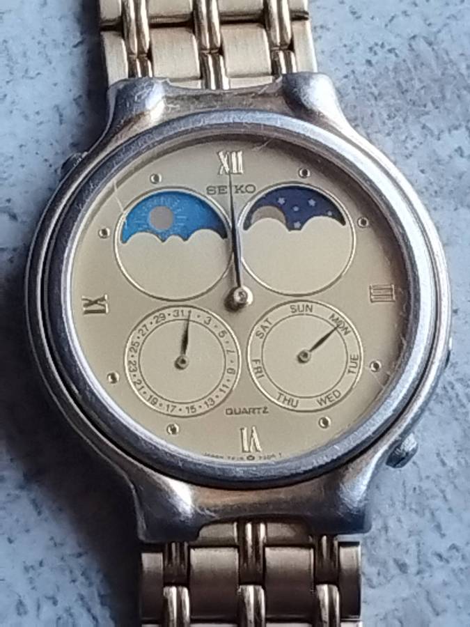 MENS VINTAGE SEIKO 7F18-7000 AND LANCO WATCHES - UNTESTED SELLING FOR SPARES OR REPAIRS