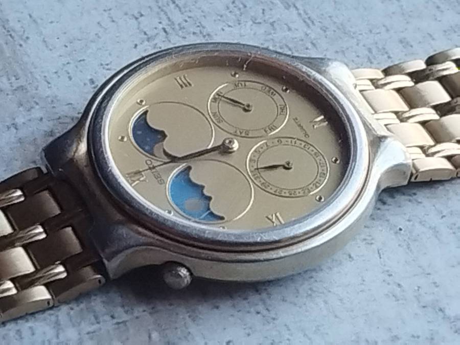 MENS VINTAGE SEIKO 7F18-7000 AND LANCO WATCHES - UNTESTED SELLING FOR SPARES OR REPAIRS