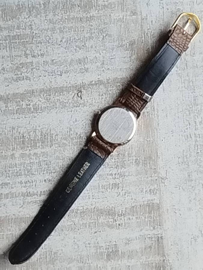 MENS VINTAGE DYNASTY EXTRA SLIM GOLD WATCH IN EXCELLENT WORKING CONDITION