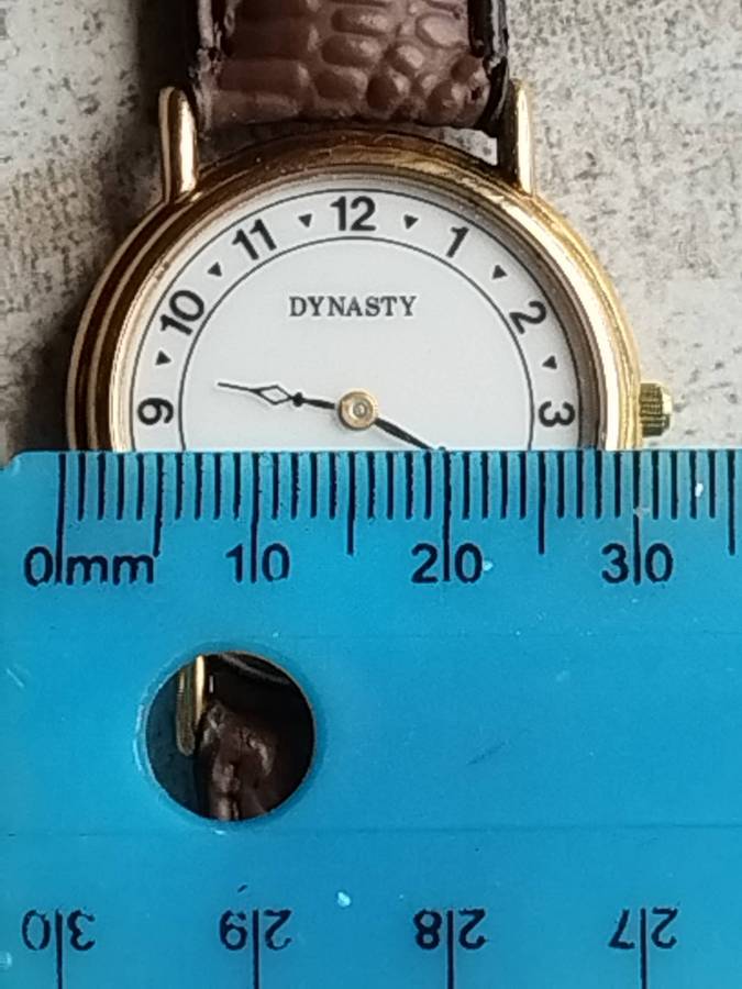 MENS VINTAGE DYNASTY EXTRA SLIM GOLD WATCH IN EXCELLENT WORKING CONDITION
