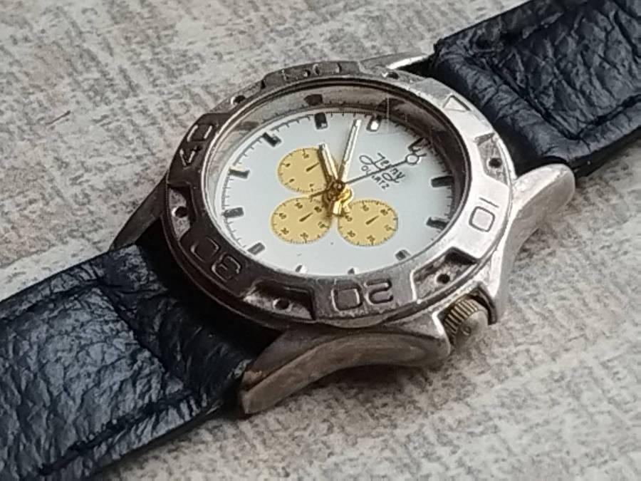 LADIES JENNY ELEGANT AND STUNNING WATCH IN EXCELLENT WORKING CONDITION
