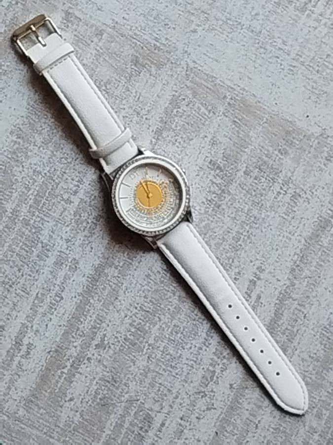 LADIES DAVID TLALE WATCH IN EXCELLENT WORKING CONDITION
