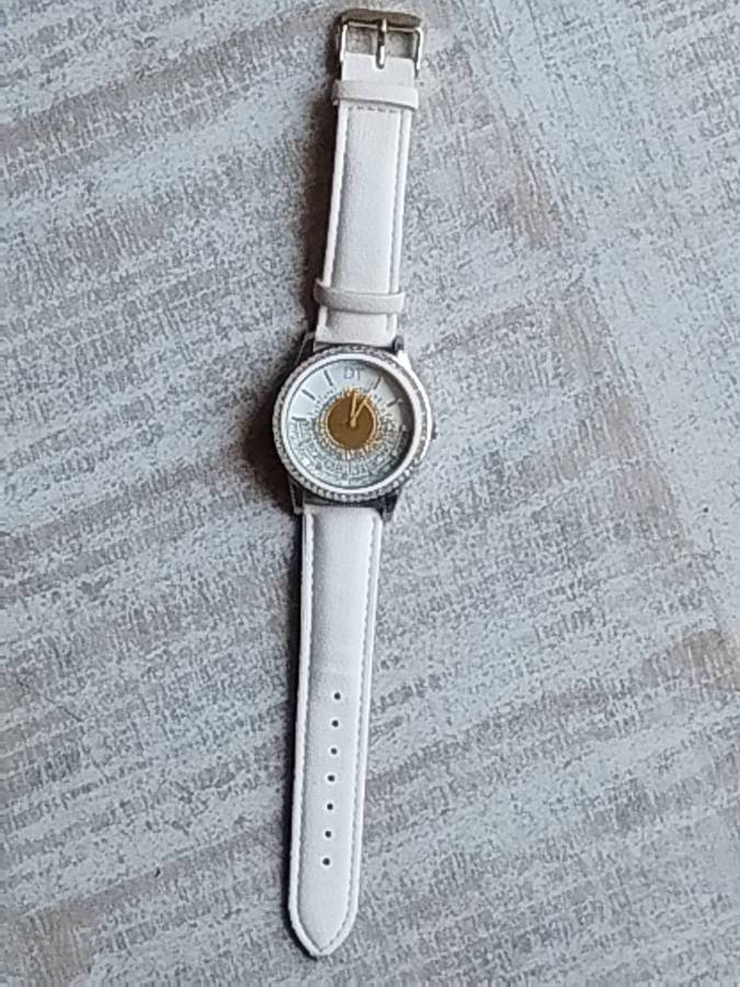 LADIES DAVID TLALE WATCH IN EXCELLENT WORKING CONDITION