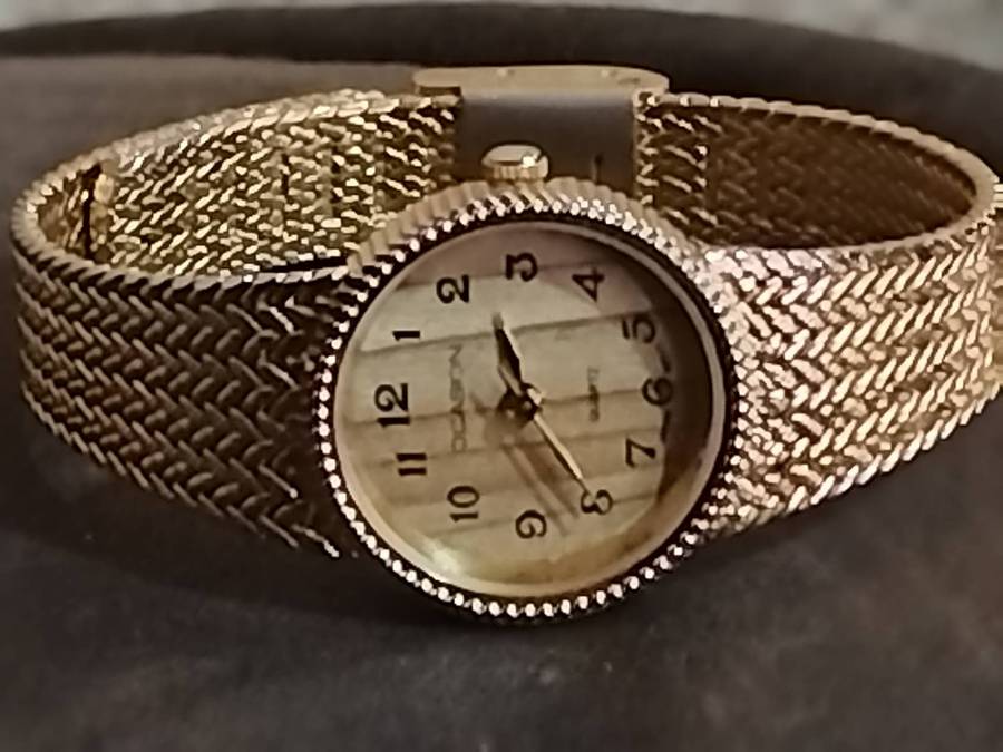 LADIES ELEGANT OCASION GOLD WATCH IN EXCELLENT WORKING CONDITION