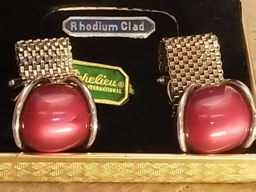 MENS VINTAGE RHODIUM CLAD CUFFLINKS IN ORIGINAL DISPLAY BOX