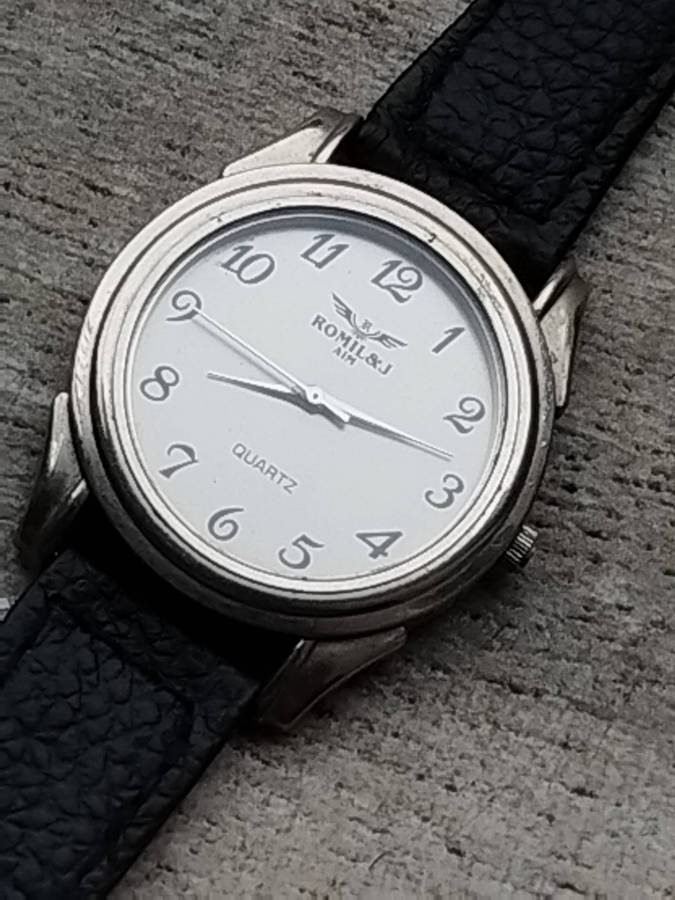 MENS VINTAGE ROMIL & J WATCH IN EXCELLENT WORKING CONDITION