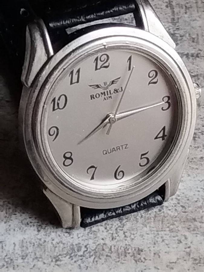 MENS VINTAGE ROMIL & J WATCH IN EXCELLENT WORKING CONDITION