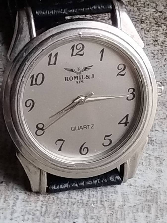 MENS VINTAGE ROMIL & J WATCH IN EXCELLENT WORKING CONDITION