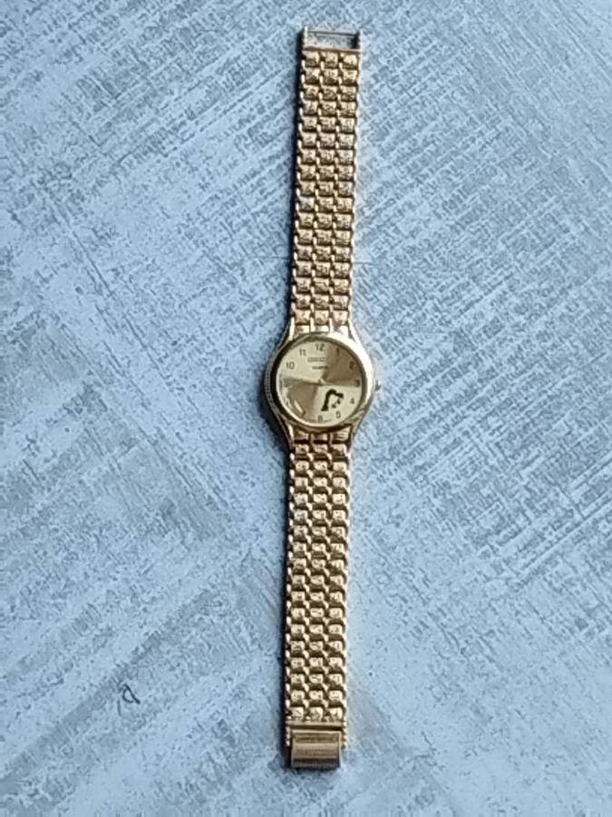 MENS VINTAGE CITIZEN GOLD WATCH IN EXCELLENT WORKING CONDITION
