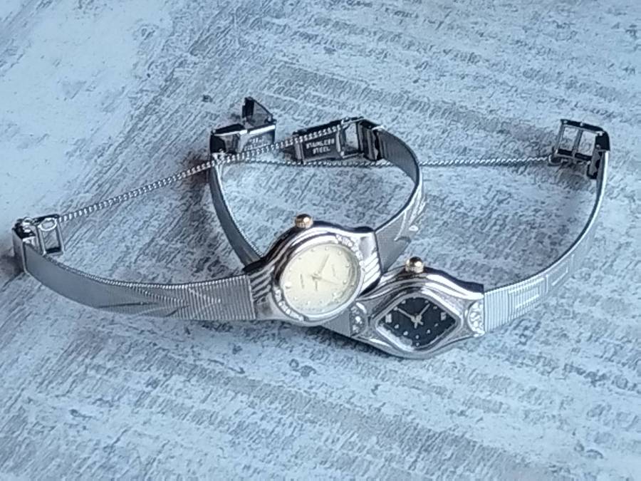 LADIES STAINLESS STEEL WATCH SET BOTH IN EXCELLENT WORKING CONDITION - BIDDING FOR BOTH WATCHES