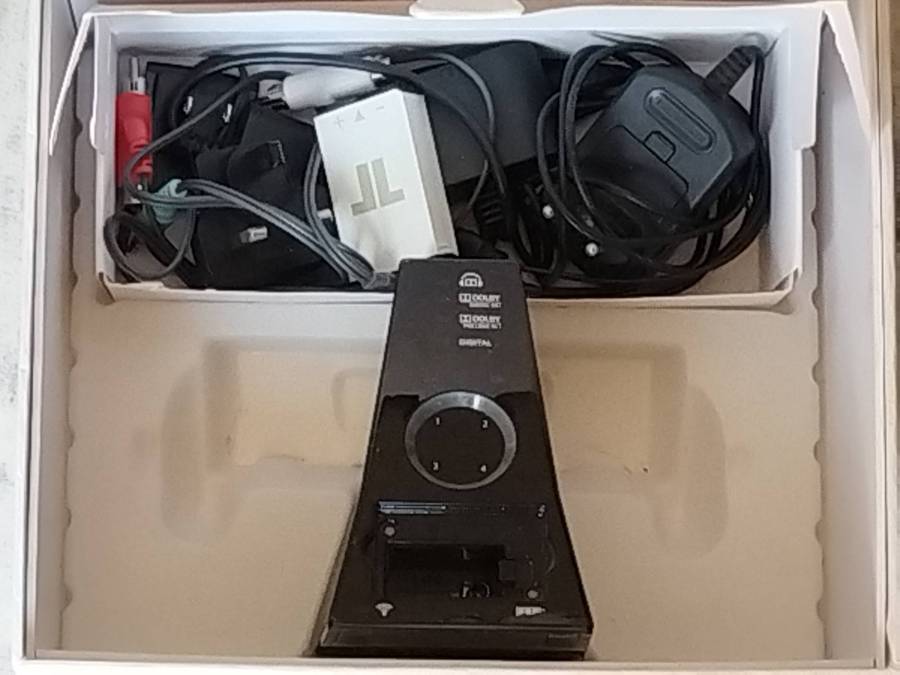 XBOX TRITTON WARHEAD 7.1 WIRELESS SURROUND HEADSET WITH BOX AND ACCESSORIES